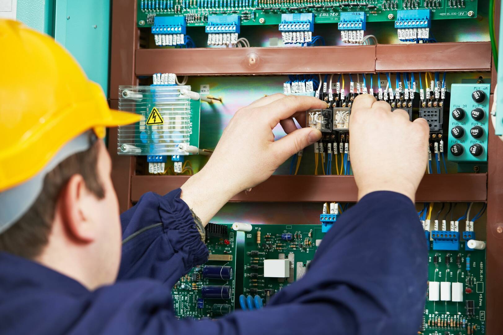 Brew City Trimlight, Electricians